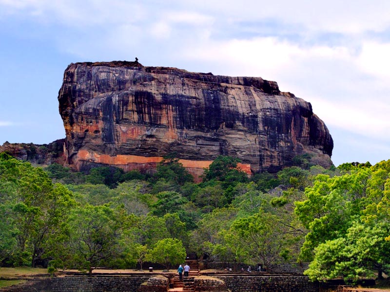 Sigiriya-Rock.jpg